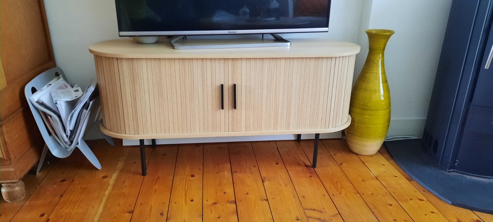 Licht eiken tv-meubel met roldeurtjes en legplank, Ophalen, 100 tot 150 cm, Eikenhout, Zo goed als nieuw