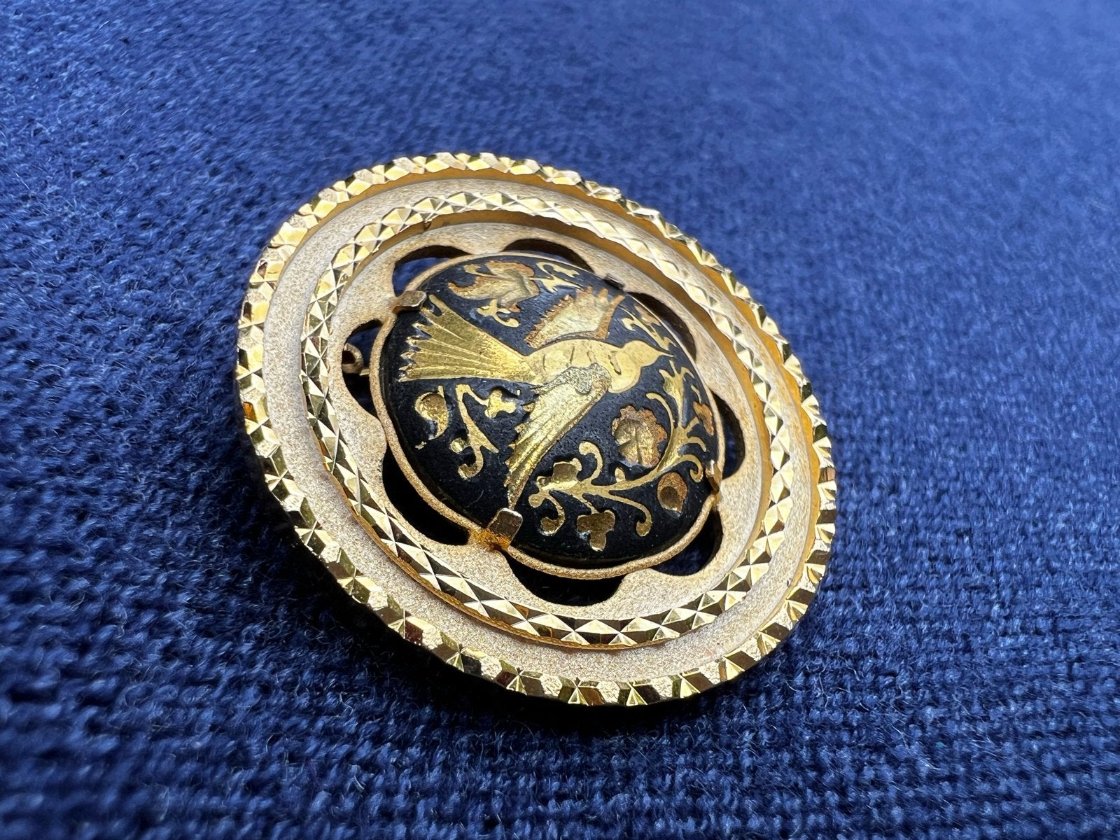 Vintage Damascene Broche - Toledo, Spanje - Vogelmotief, Overige materialen, Minder dan 4 cm, Ophalen of Verzenden, Zo goed als nieuw