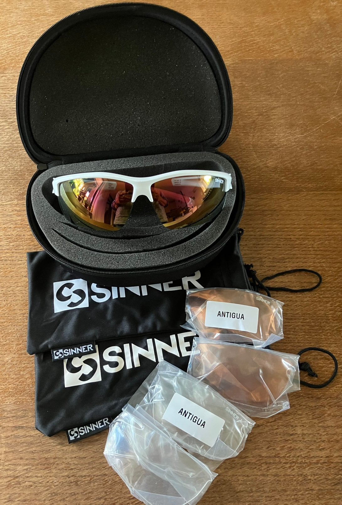 Sinner zonnebril set, Sieraden, Tassen en Uiterlijk, Zonnebrillen en Brillen | Dames, Overige merken, Zonnebril, Wit, Ophalen of Verzenden
