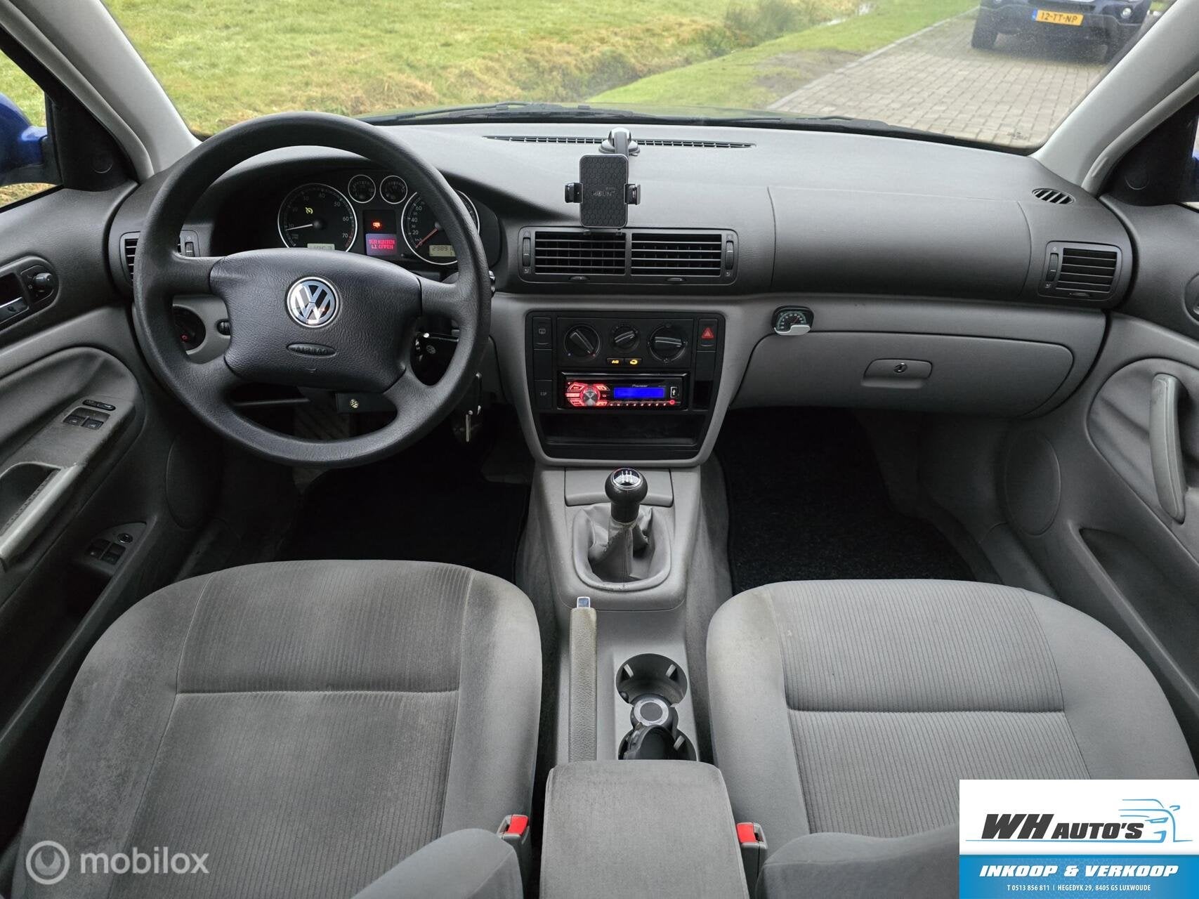 Volkswagen Passat 1.6 Trendline, Auto's, Gebruikt, 4 cilinders, Blauw, Electronic Stability Program (ESP)