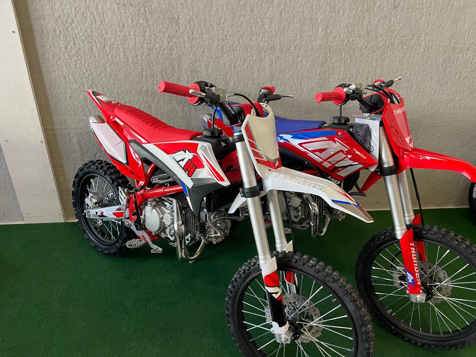 Nieuwe Apollo Thunder 150CC 4-takt,oliegekoeld,showroom, Fietsen en Brommers, Nieuw, De kooi, De kooi, Apollo