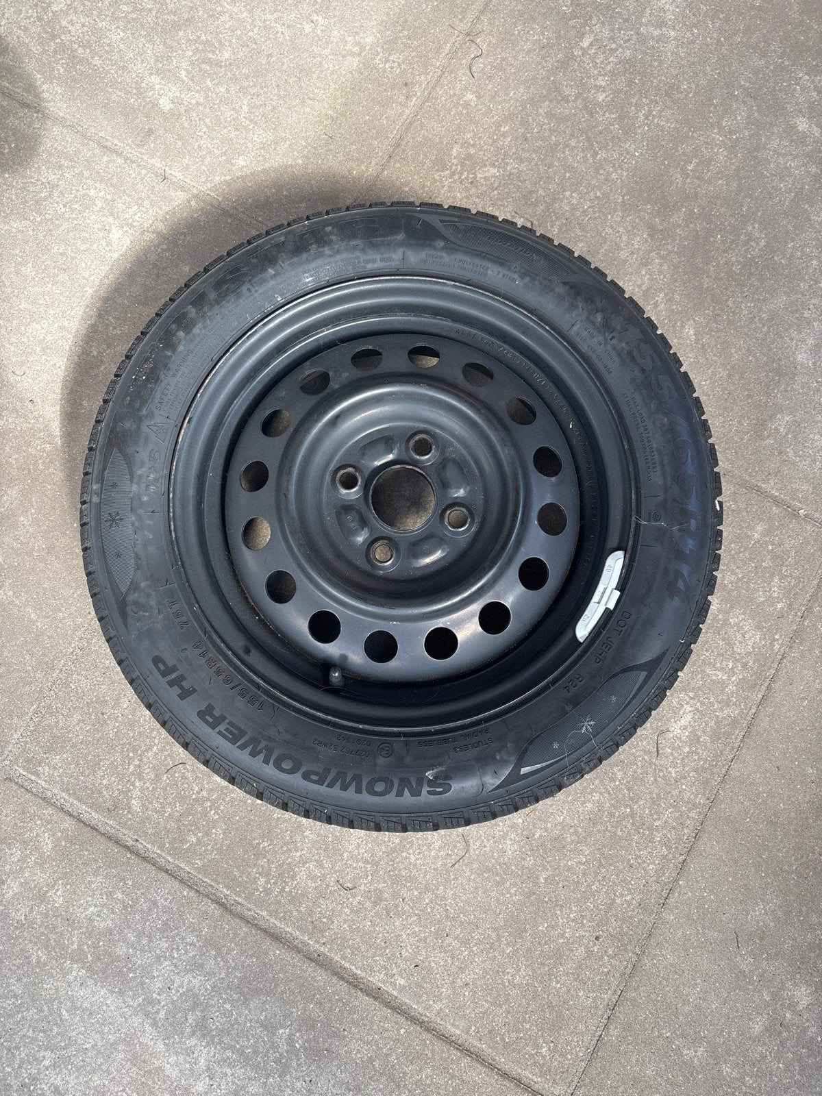 Nagenoeg nieuw Winterbanden met stalen velgen 155/65 R14, Ophalen, 14 inch, Gebruikt, 155 mm