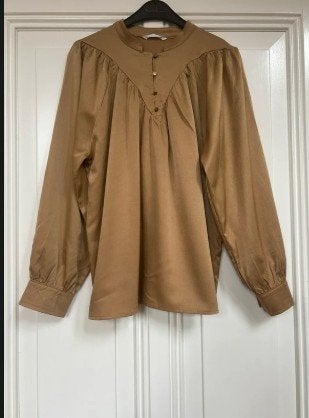 Rebelz goudkleurige blouse maat L ruimvallend, Kleding | Dames, Overige kleuren, Maat 42/44 (L), Ophalen of Verzenden, Zo goed als nieuw