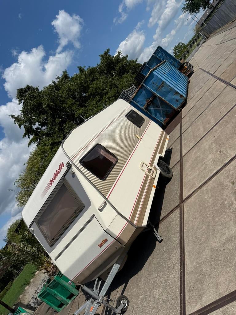 Dethleffs RD5A, Particulier, Treinzit, Vast bed