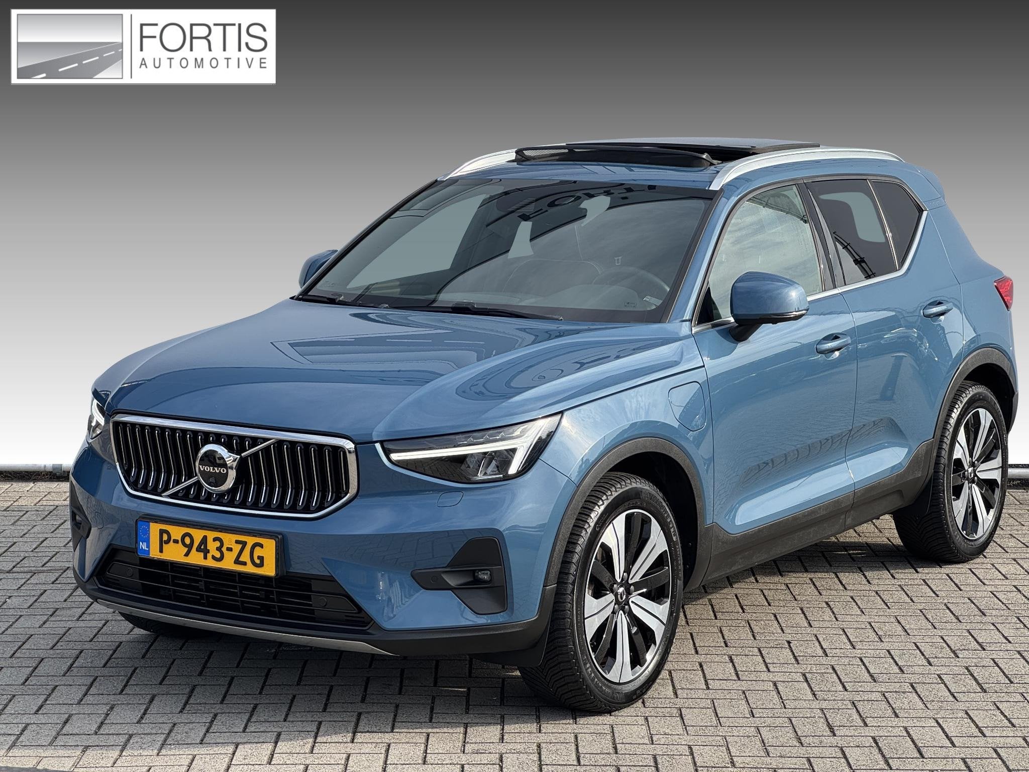Volvo XC40 1.5 T4 Plug-in hybrid Ultimate Bright NL-AUTO | P, Euro 6, 1712 kg, Blauw, Leder en Stof