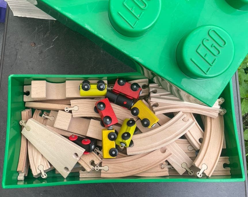 IKEA Treinrails en wagentjes in LEGO opbergdoos, Ophalen, Gebruikt, Lego, Overige typen