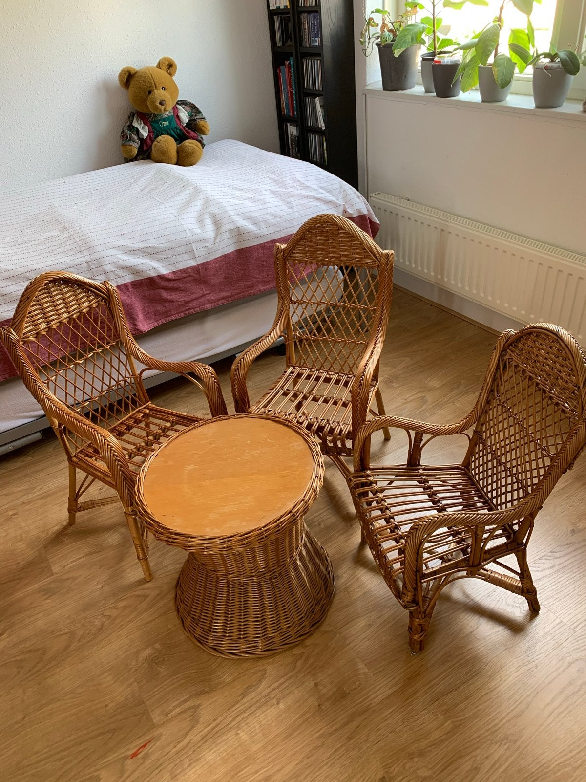 Rotan kinderzitje met 3 stoeltjes en tafel, Kinderen en Baby's, Ophalen, Gebruikt, Tafel(s) en Stoel(en)