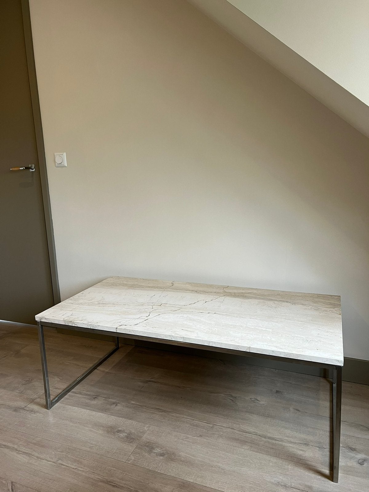 Marmer/Travertijn salontafel Bolia, Ophalen, 100 tot 150 cm, 50 tot 100 cm, Zo goed als nieuw