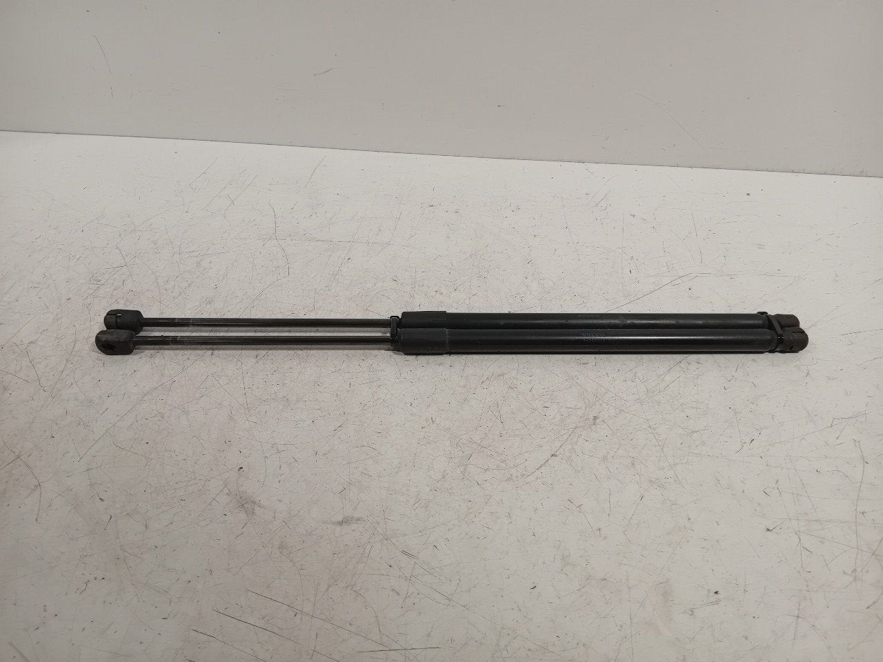 Gasdrukveerset achter Volvo V60, Onderdelen@venauto.nl, Van der Ven Autorecycling B.V., Gebruikt, Ettenseweg 76, 4706 PB Roosendaal, The Netherlands