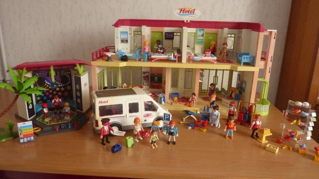 playmobil hotel disco shop bus piccolo en kamermeisje, Ophalen of Verzenden, Gebruikt