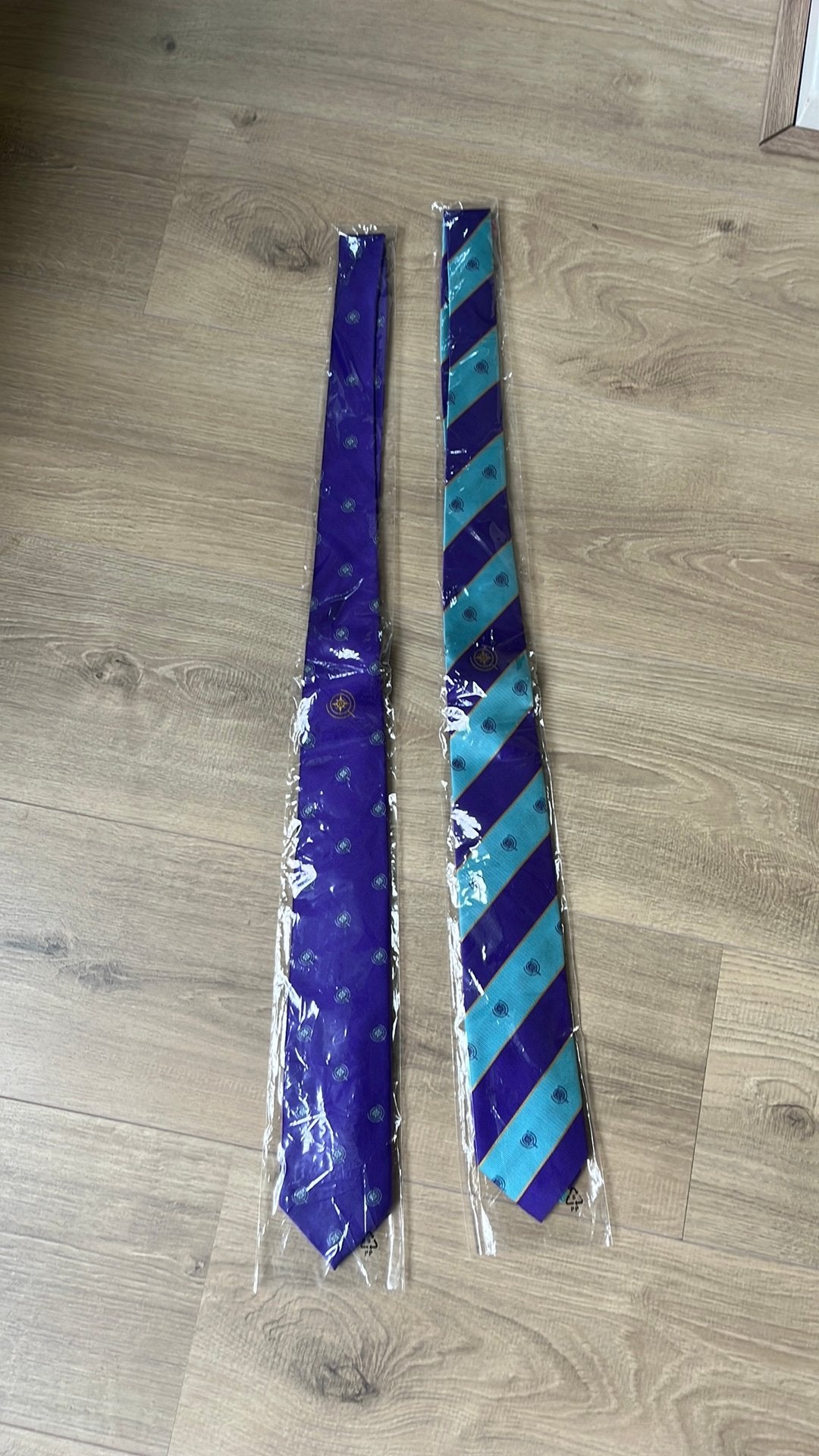Vindicat 40e lustrum officiele stropdassen, Ophalen of Verzenden, Nieuw, Blauw