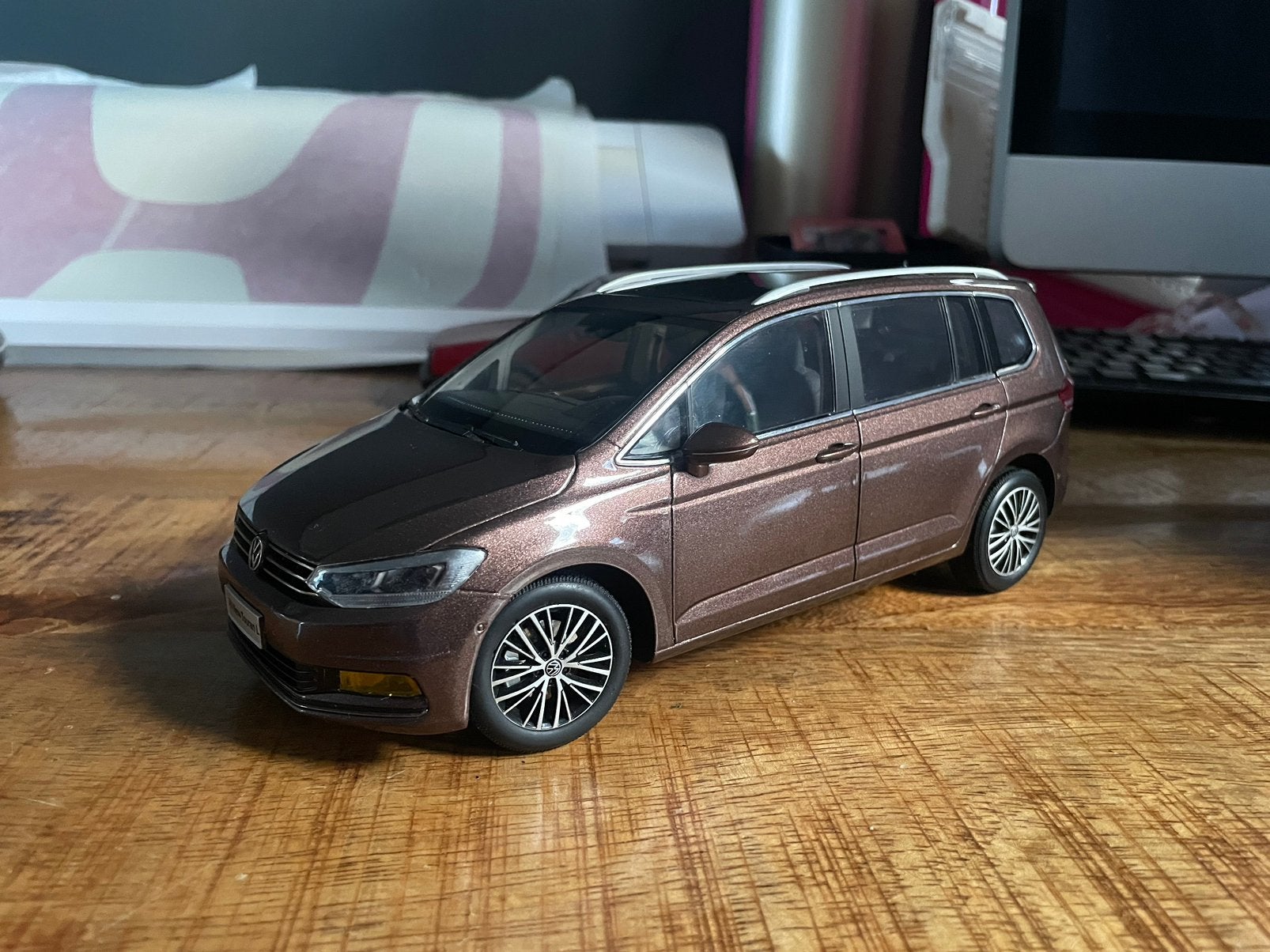 Volkswagen Touran 1:18 Paudi, Ophalen of Verzenden, Zo goed als nieuw, Overige merken