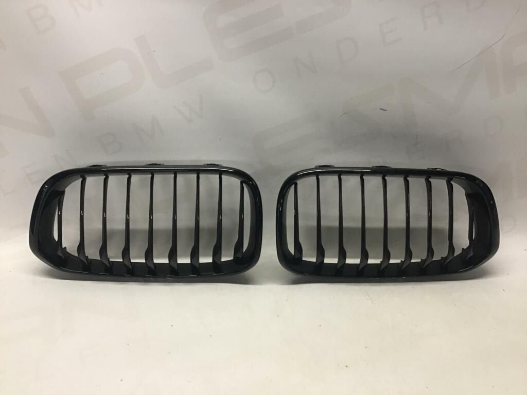Grille set zwart BMW 1-serie F21 LCI 118i ('15->) 7371686, Gebruikt, -, -, Ophalen of Verzenden
