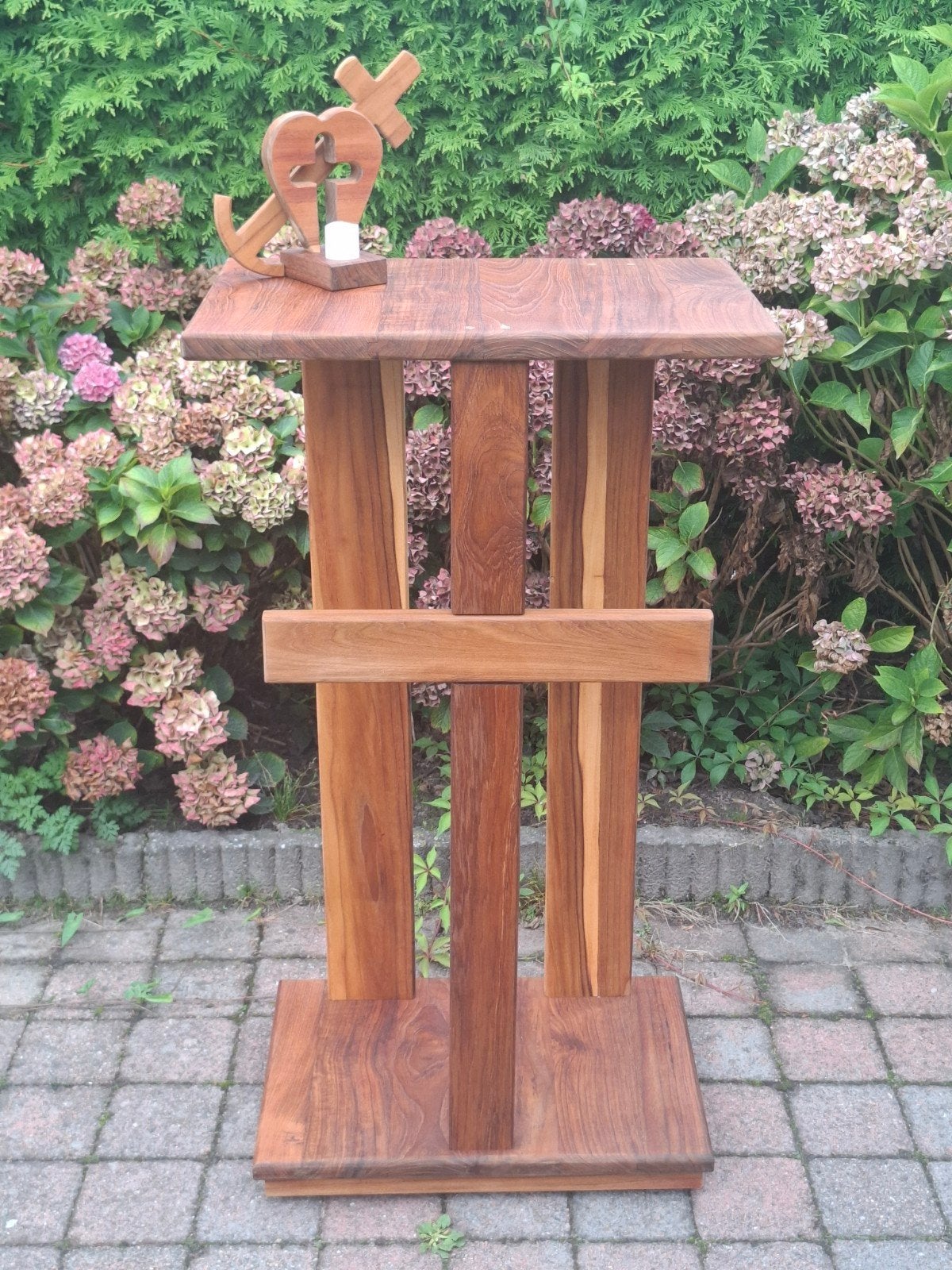 Houten lessenaar/spreekgestoelte met kruisdecoratie, Ophalen