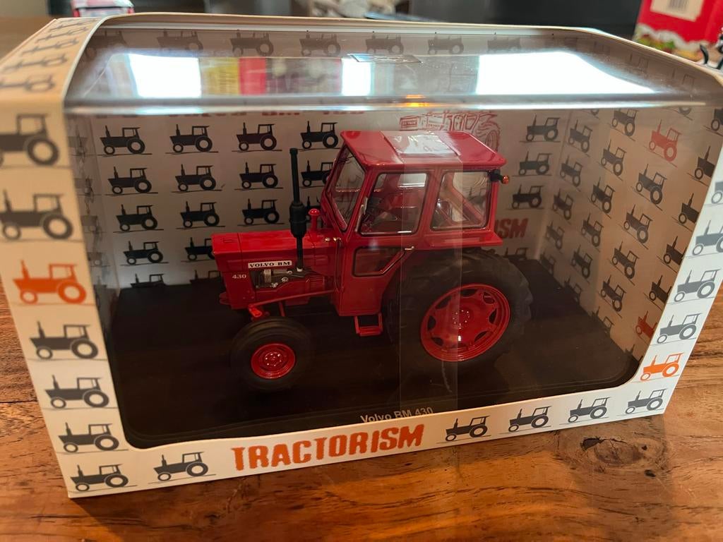 Volvo BM430 1:32, Ophalen of Verzenden, Zo goed als nieuw, Tractor of Landbouw, Overige merken