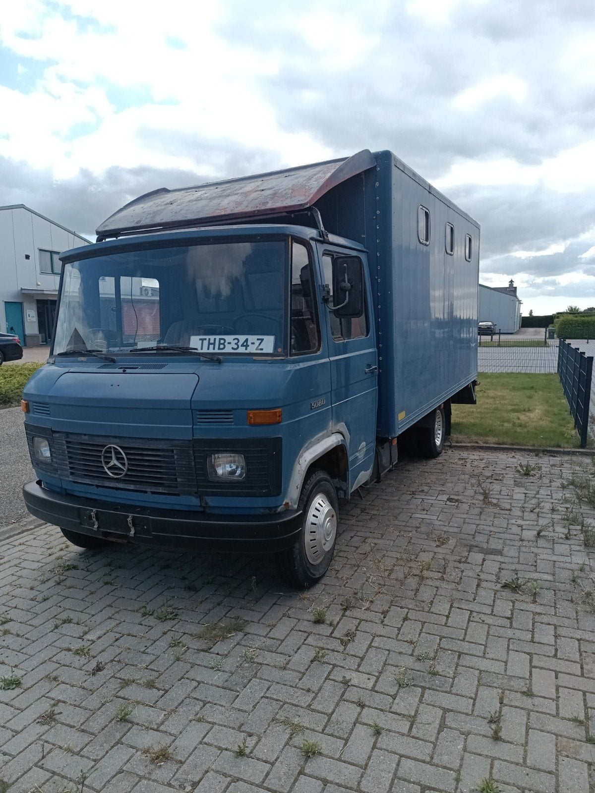 mercedes 508D bakauto te koop, Auto-onderdelen, Vrachtwagen-onderdelen, Ophalen of Verzenden, Gebruikt, Mercedes-Benz