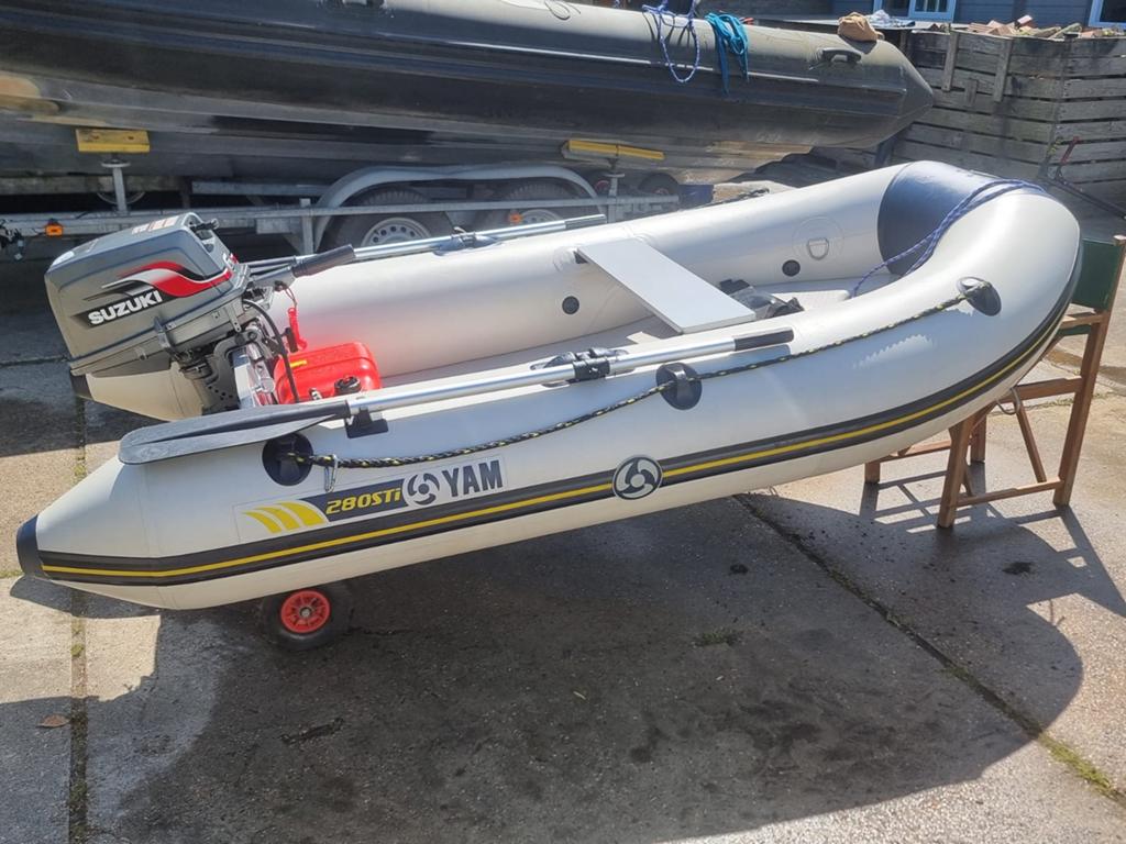 Yam 280STi rubberboot + Suzuki 6pk buitenboordmotor, Ophalen, Buitenboordmotor, Peddels, Yam