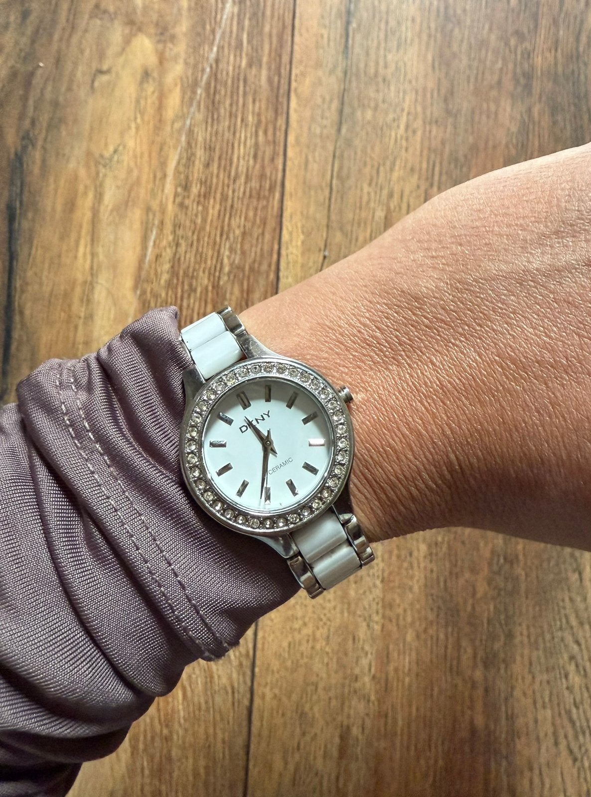 DKNY wit met zilvere dameshorloge, Sieraden, Tassen en Uiterlijk, Horloges | Dames, Staal, DKNY, Polshorloge, Ophalen of Verzenden