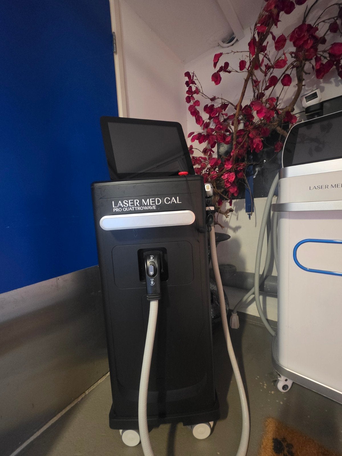 Pr Quattrowave Laserontharingstoestel, Diensten en Vakmensen