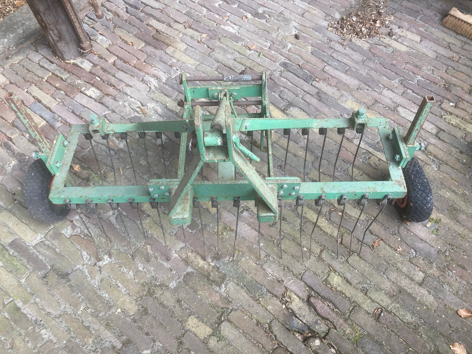 Verticuteermachine voor tuintrekker/zitmaaier (defect), Ophalen, Gebruikt