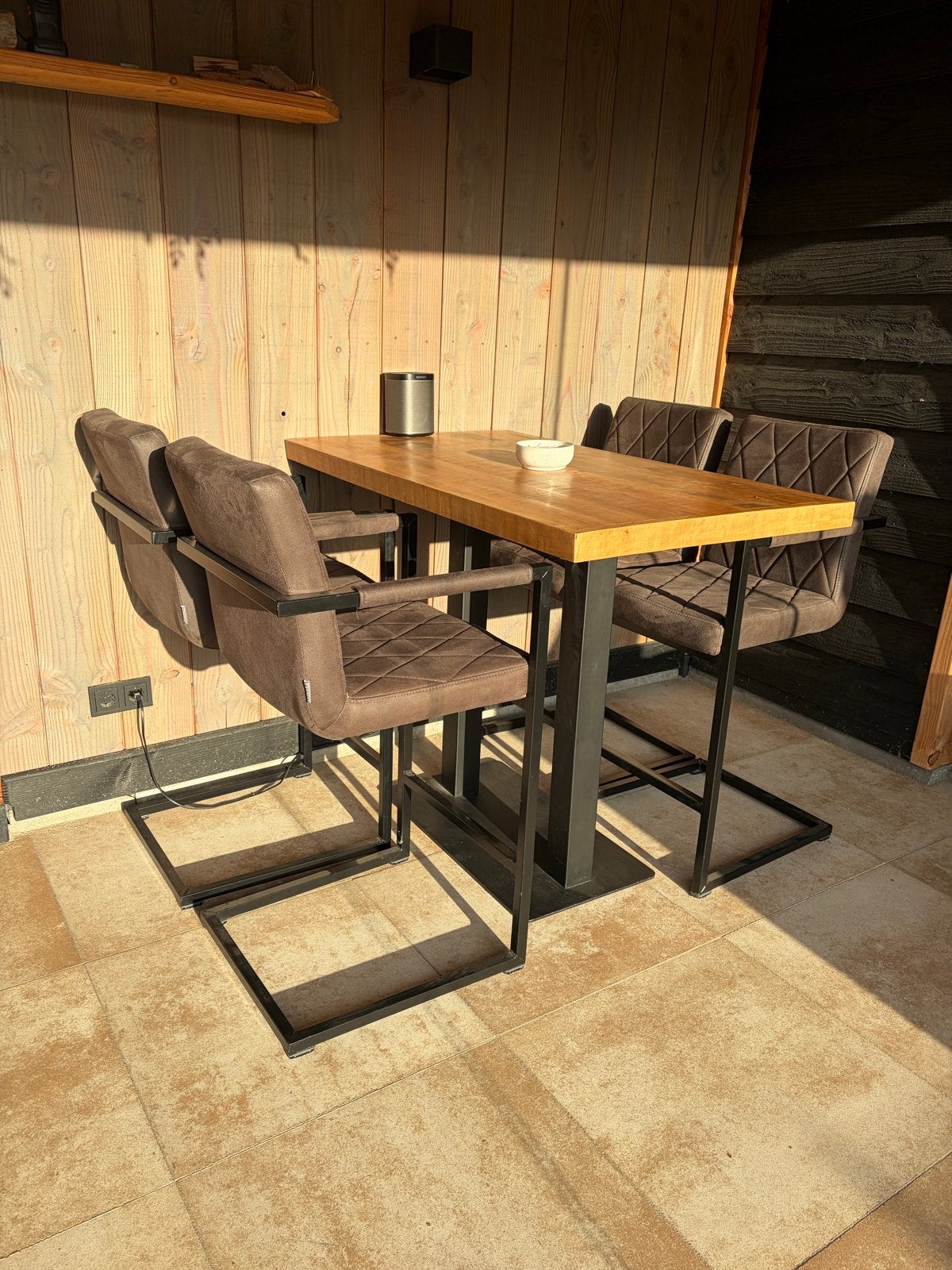 Bartafel met 4 barstoelen van Label 51, Ophalen, Zo goed als nieuw