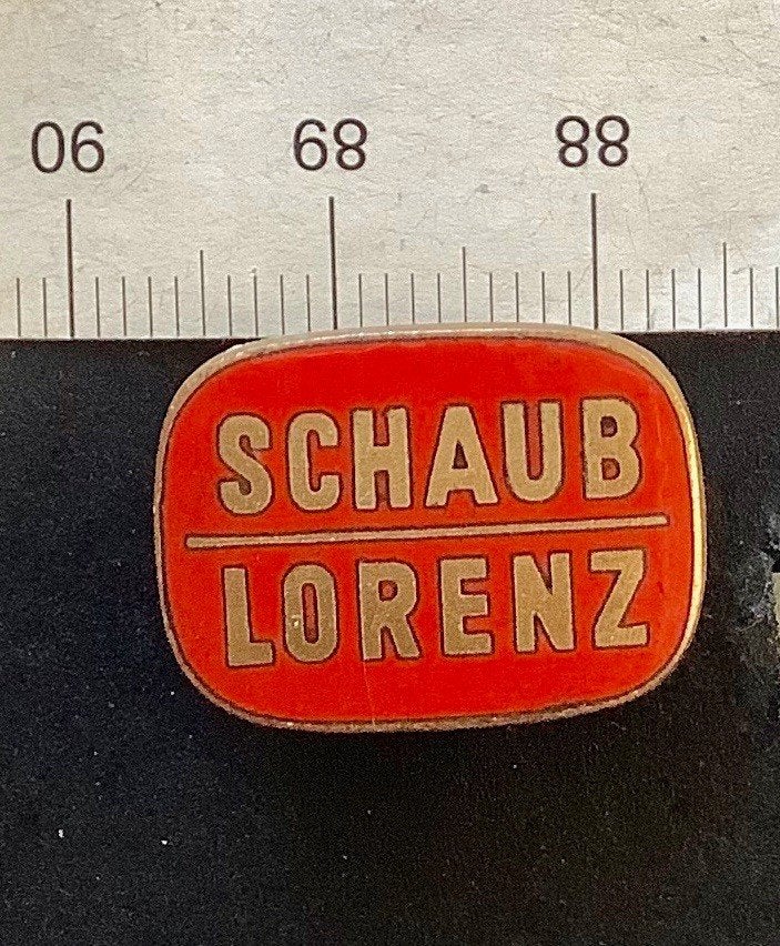 speld knoop, Schaub Lorenz, o.a. radio's, emaille (S10, Ophalen of Verzenden, Gebruikt, Merk, Speldje of Pin