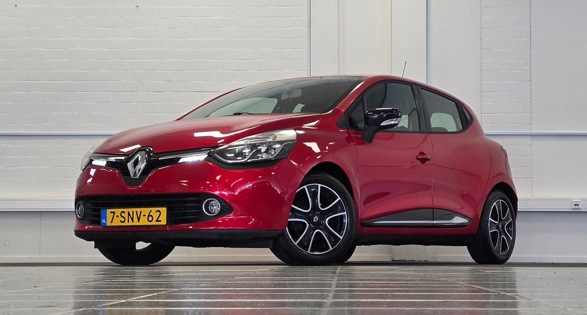 Renault Clio 0.9 TCe Expression 1e Eigenaar Navigatie Trekha, Voorwielaandrijving, Stof, Zwart, 540 kg