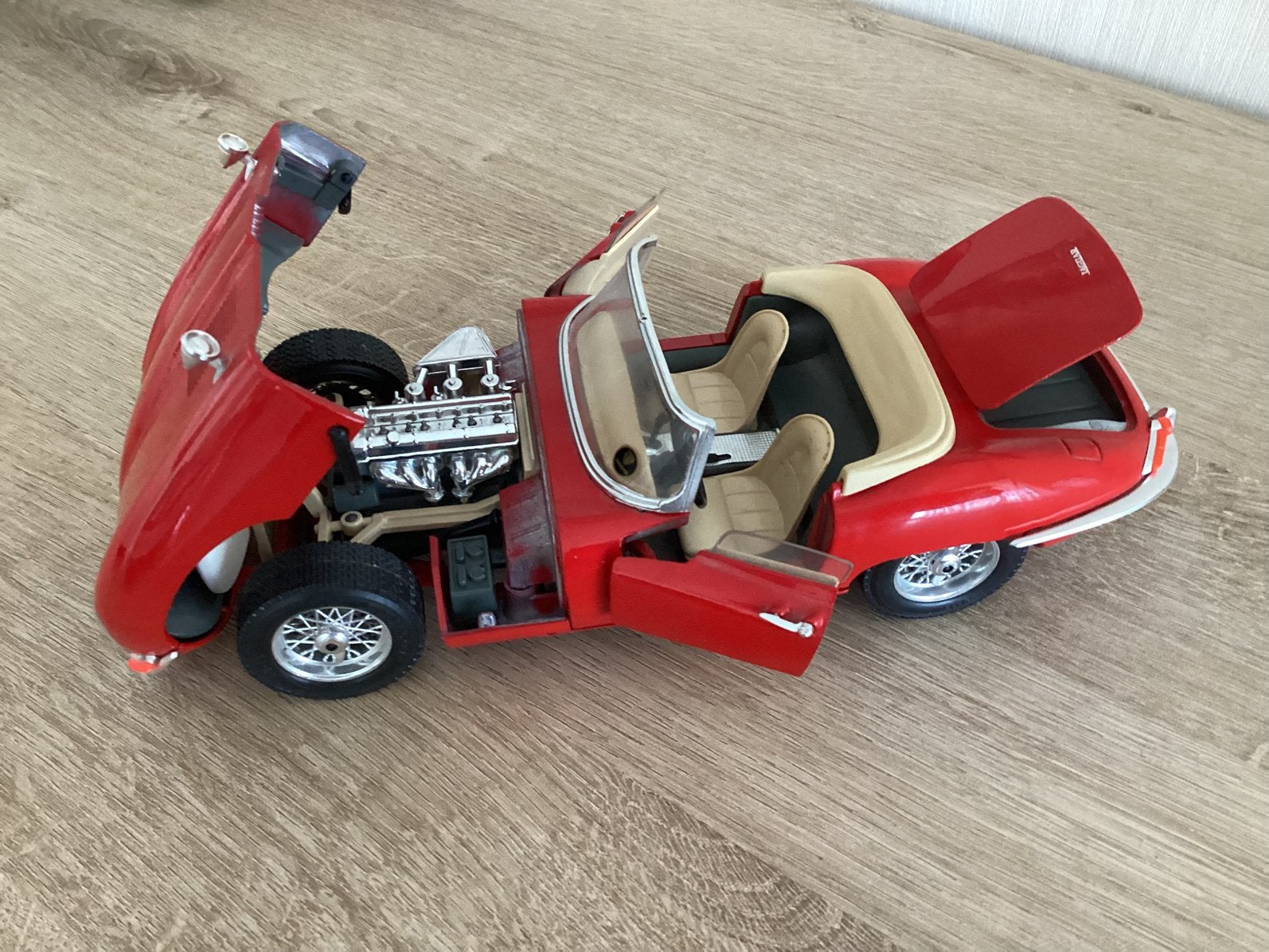 Zgan Rode Jaguar,alls kan open schaal 1:18 Burago, Ophalen of Verzenden, Zo goed als nieuw, Auto, Bburago