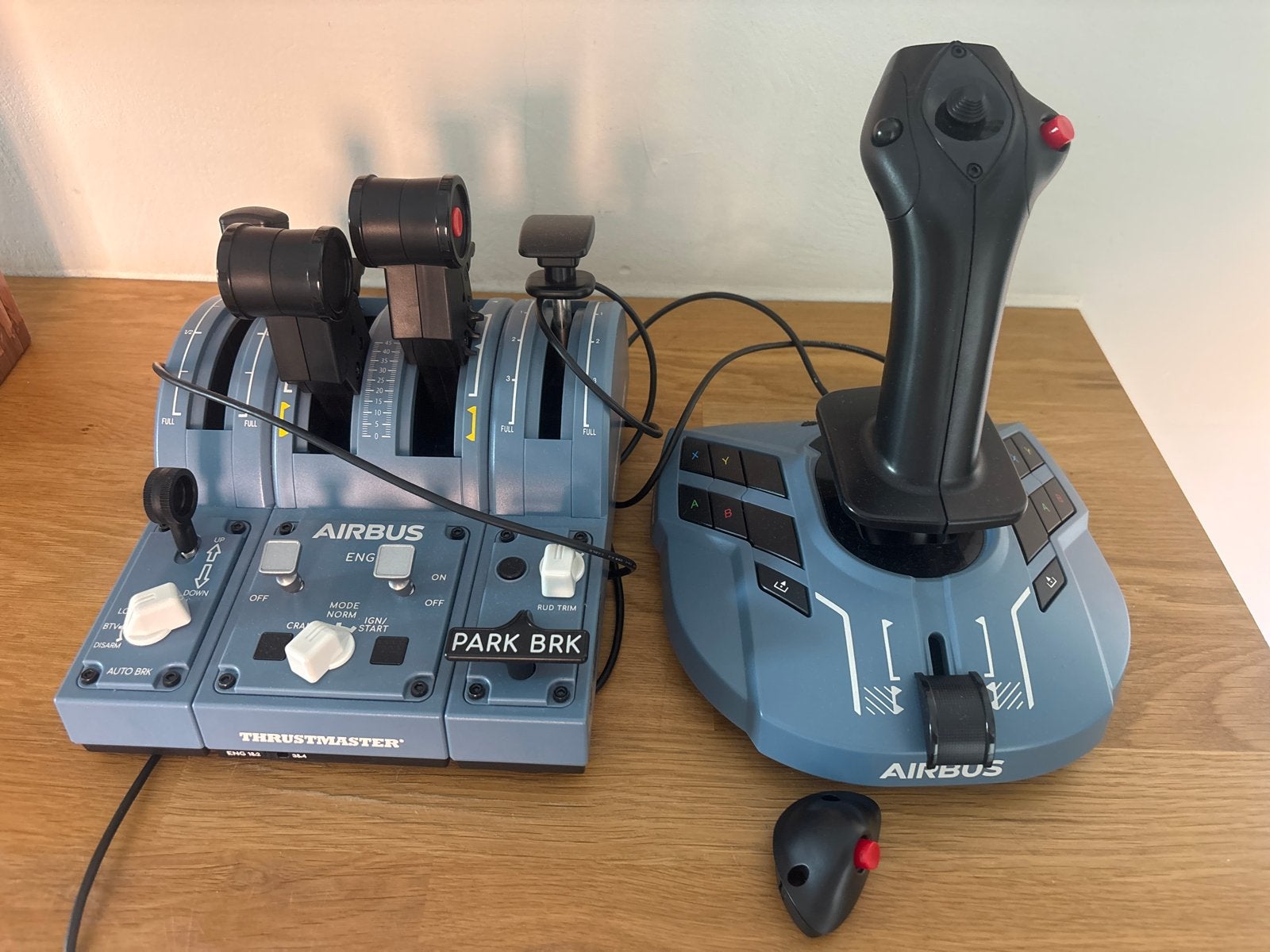 Thrustmaster TCA Quadrant Airbus Edition & Sidestick, Ophalen of Verzenden, Overige merken, Zo goed als nieuw