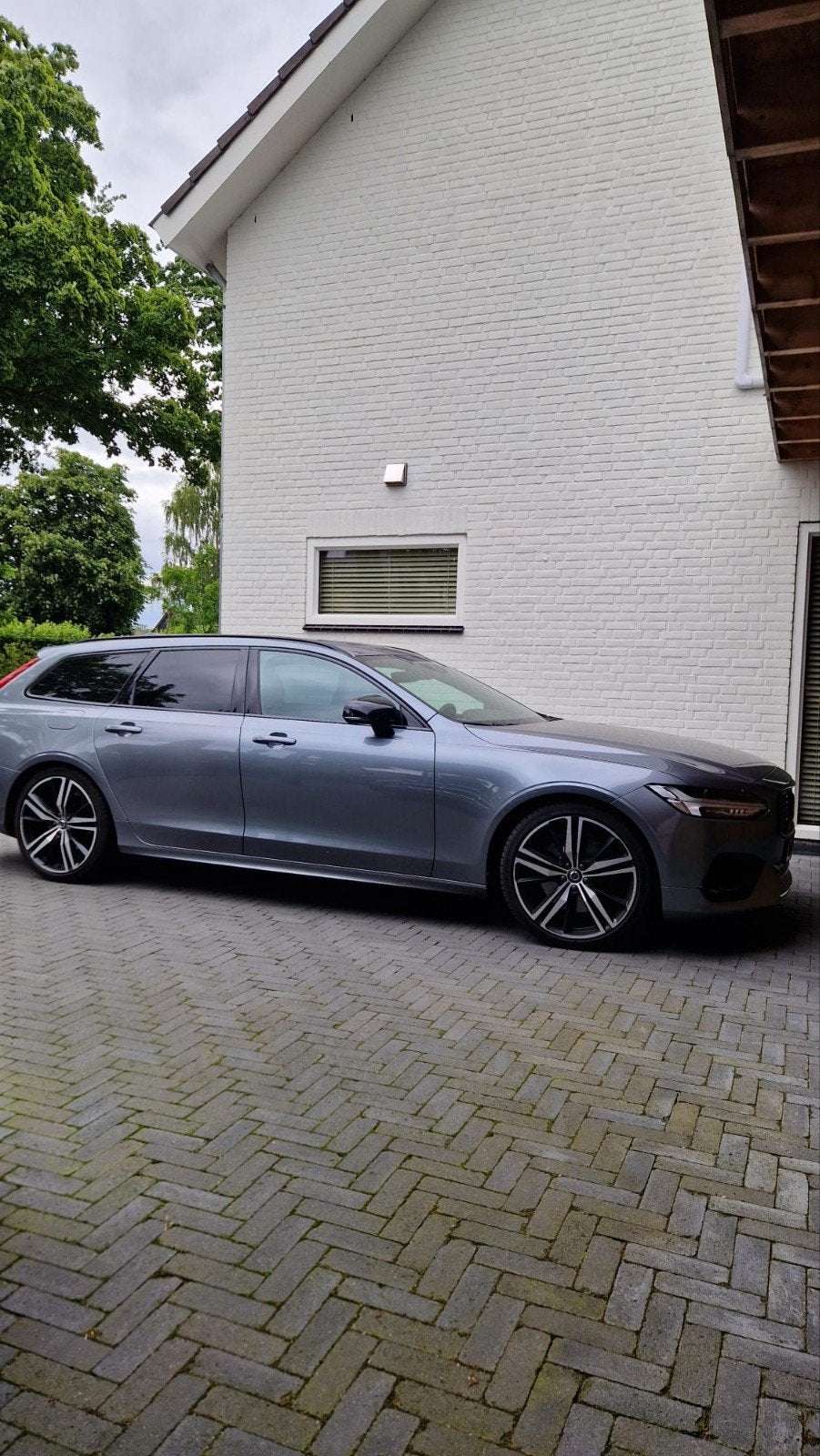 Volvo V90 T4 190pk R-Design Grijs, Zwart, 1969 cc, Stationwagon, Particulier