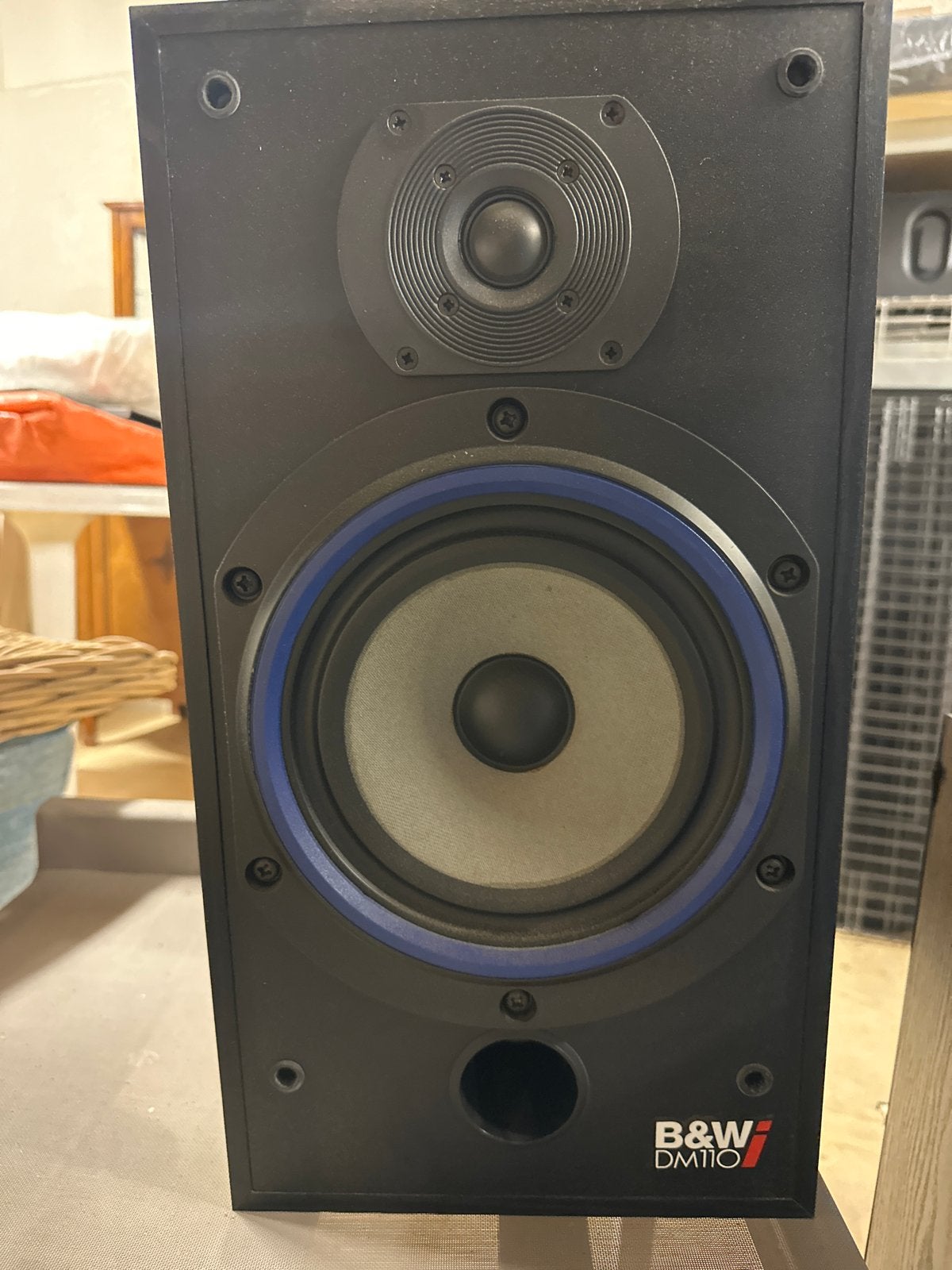 B&W DM110i Speakers - 26x27x49 cm, Ophalen, Gebruikt, Bowers & Wilkins (B&W)