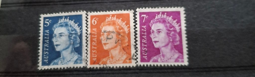 Australische postzegels Koningin Elizabeth II (3 stuks), Postzegels en Munten, Ophalen of Verzenden, Gestempeld