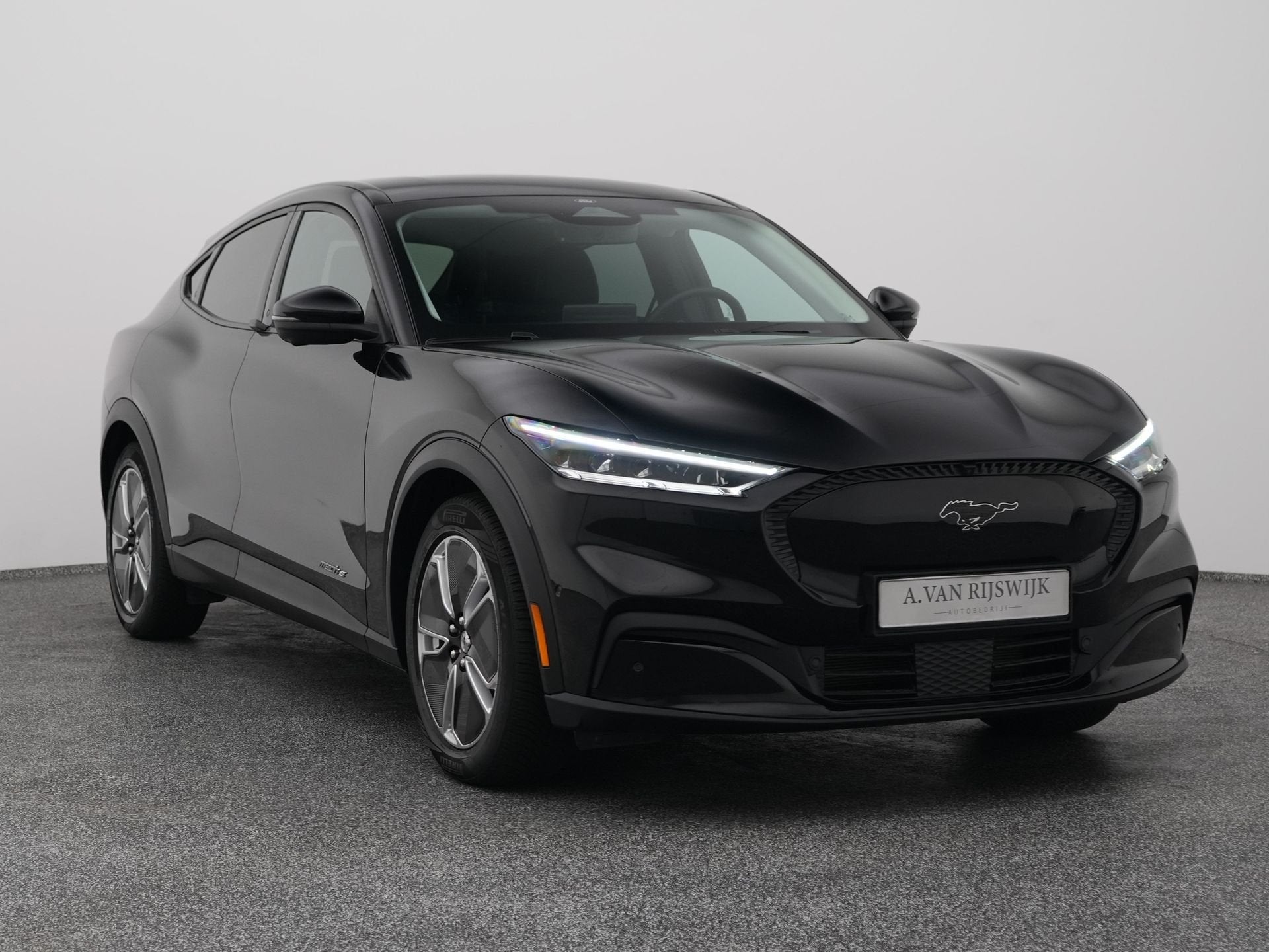 Ford Mustang Mach-E Standard RWD 75 kWh | 360 | ADAPTIVE |, Automaat, Zwart, Leder, Mustang