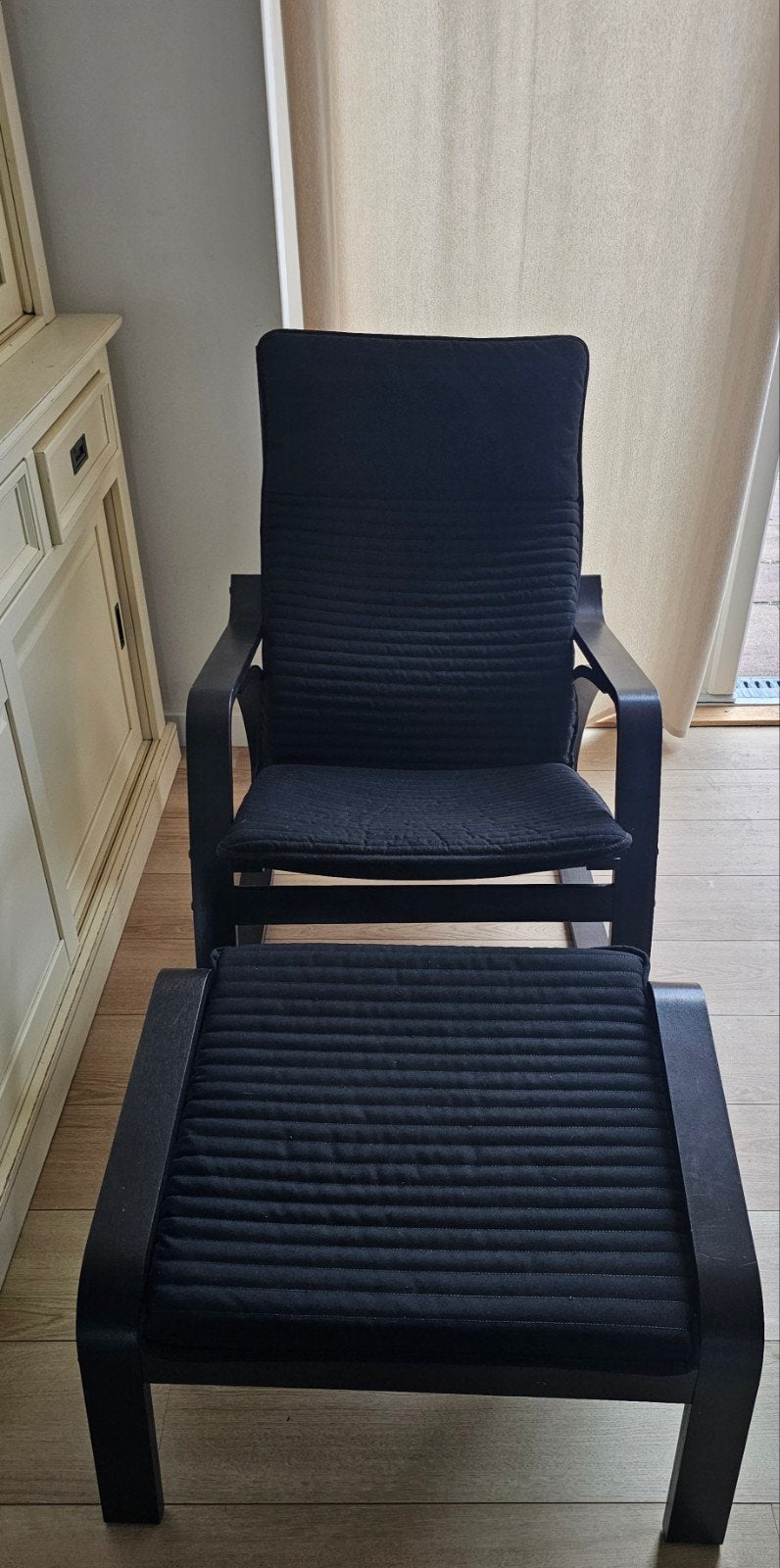 IKEA Poäng fauteuil met voetenbank, Ophalen, Zwart, Eén