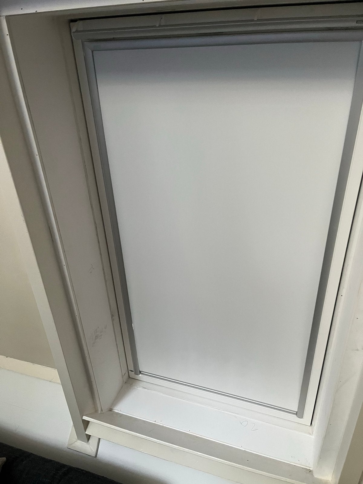 Velux verduisterend rolgordijn DKL PK10 wit, Doe-het-zelf en Verbouw, Ophalen, 80 tot 120 cm, 120 tot 160 cm, Zo goed als nieuw