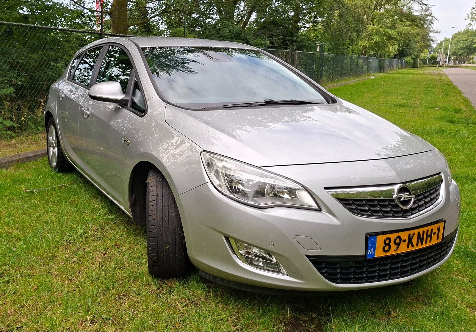 Opel Astra 2010 1.6 benzine | APK (okt 2026) | trekhaak, Voorwielaandrijving, Stof, 1250 kg, 4 cilinders