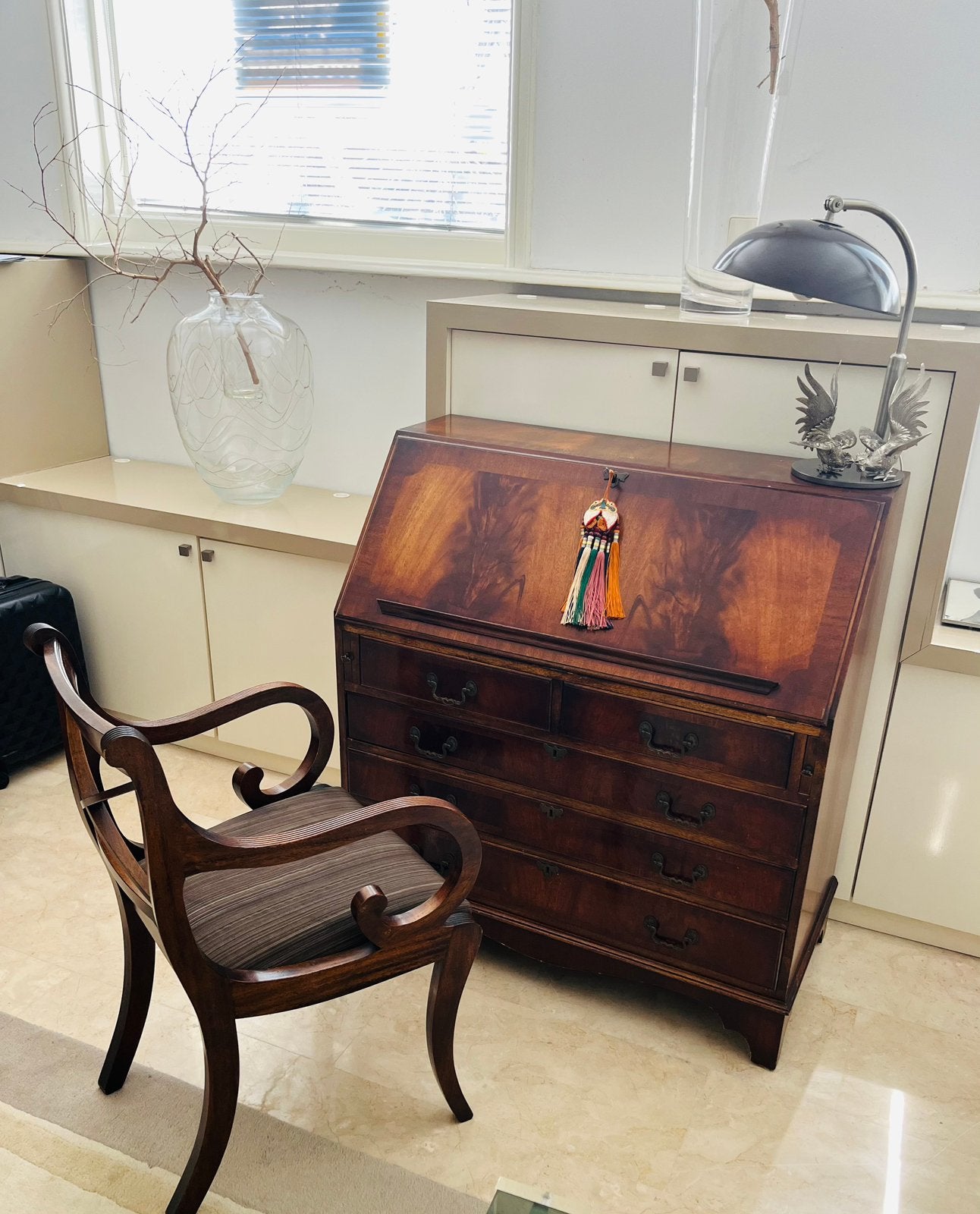 Mooie secretaire met lades en schitterend schrijfblad, Ophalen, Zo goed als nieuw