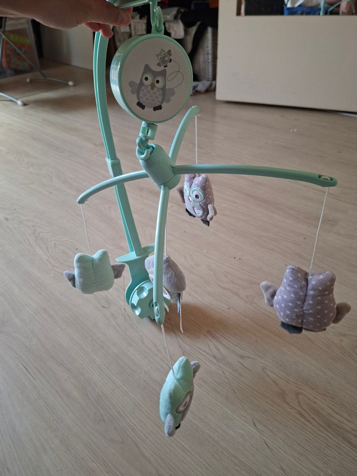 Muzikale baby mobiel met uiltjes, Ophalen of Verzenden, Gebruikt, Mobiel, Met geluid
