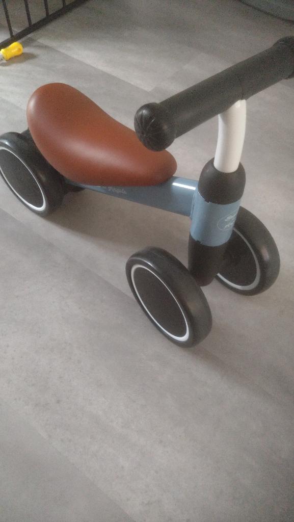 Loopfiets "Bandits and Angels", Kinderen en Baby's, Speelgoed | Buiten | Voertuigen en Loopfietsen, Ophalen of Verzenden, Zo goed als nieuw