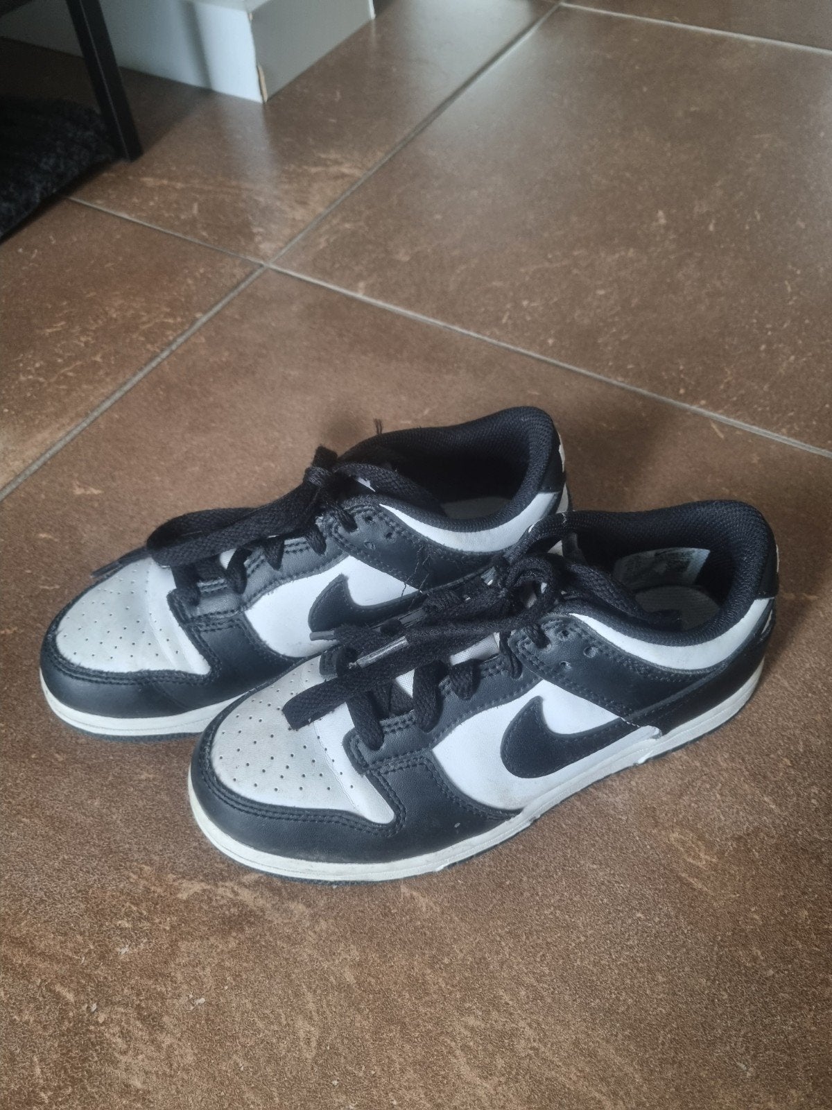 Nike Dunk Low Panda sneakers voor kinderen, Kinderen en Baby's, Gebruikt, Jongen of Meisje, Schoenen, Ophalen of Verzenden