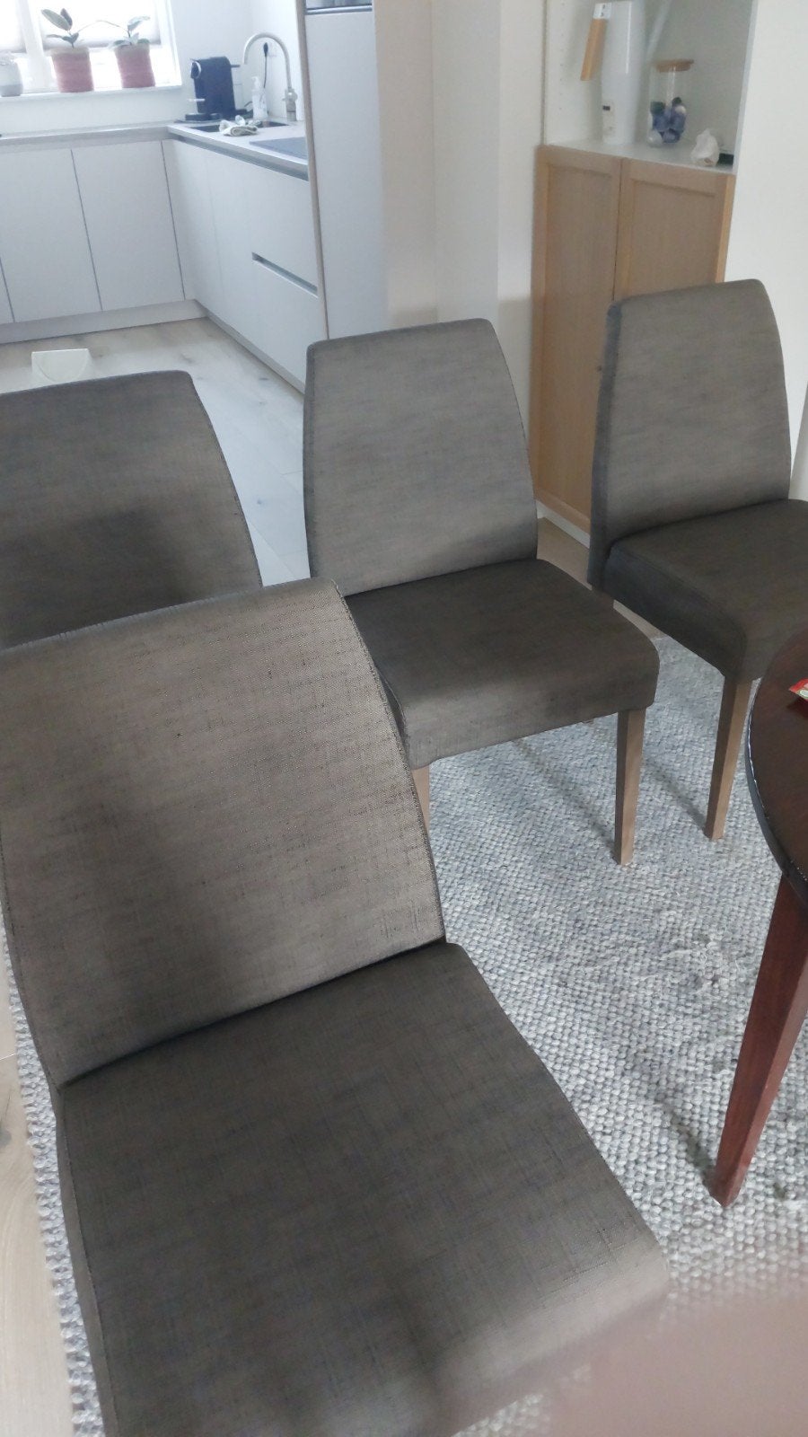 Eetkamerstoelen, Ophalen
