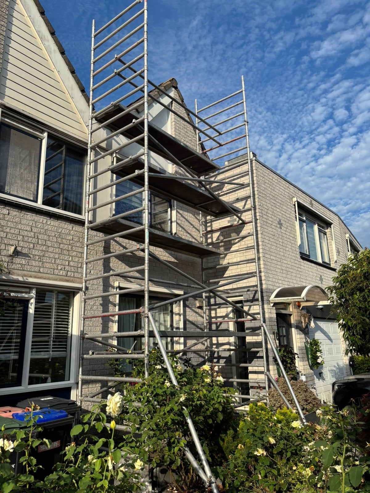 Aluminium steiger merk altec hilite rond de 10,20 hoog, Ophalen, Gebruikt, Rolsteiger of Kamersteiger, 5 meter of hoger