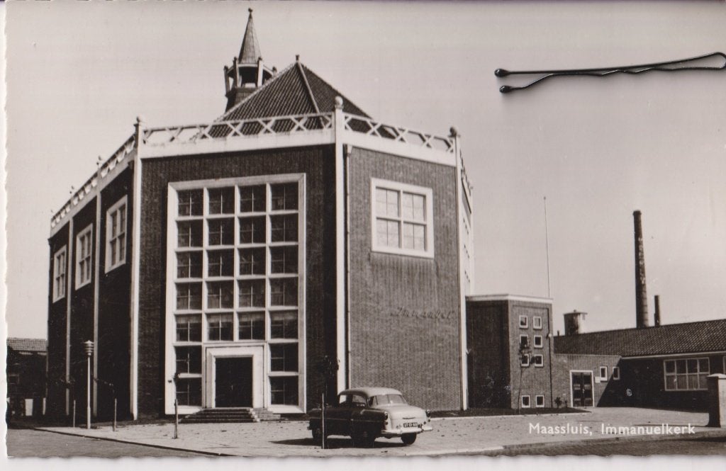 Maassluis, Immanuelkerk met auto Opel Olympia Rekord, Ophalen of Verzenden, 1960 tot 1980, Ongelopen, Zuid-Holland