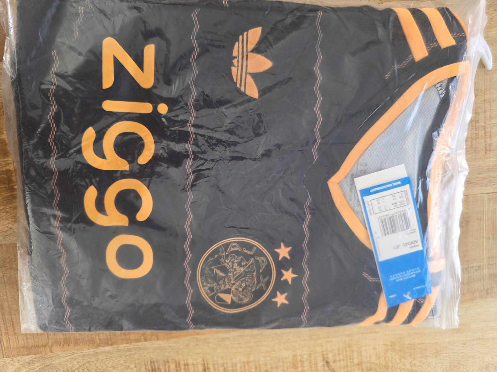 ajax kids uit tenue seizoen 26-27, Sport en Fitness, Voetbal, Maat XS of kleiner, Verzenden, Nieuw, Set