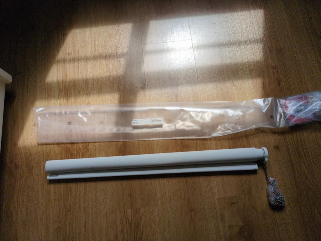 Nieuw rolgordijn van Veneta 120x70 cm gebroken wit verduiste, Ophalen of Verzenden, Nieuw