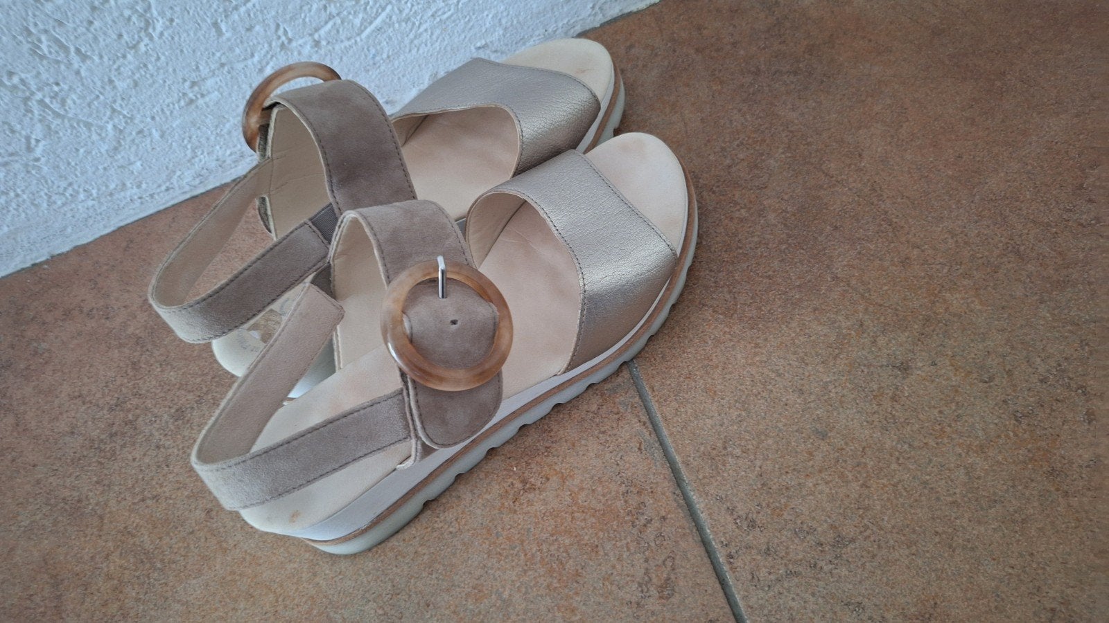 Gabor maat 7 2xaangehad  sandalen, Kleding | Dames, Schoenen, Ophalen of Verzenden, Zo goed als nieuw, Sneakers of Gympen