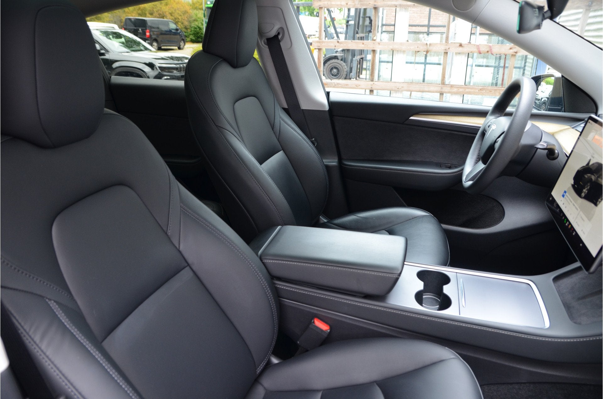 Tesla Model Y RWD 58 kWh LFP accu AutoPilot3.0 Ryzen, Automaat, 12 maanden, Achterwielaandrijving, Gebruikt