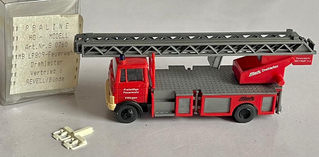 Praline/Revell: Mercedes LP 809 Metz Drehleiter FF Villingen, Ophalen of Verzenden, Gebruikt, Bus of Vrachtwagen, Overige merken