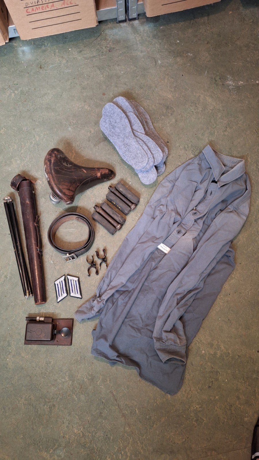 wehrmacht materiaal. diensthemd repro, kraagspiegels, zadel, Verzamelen, Ophalen of Verzenden, Duitsland, Kleding of Schoenen