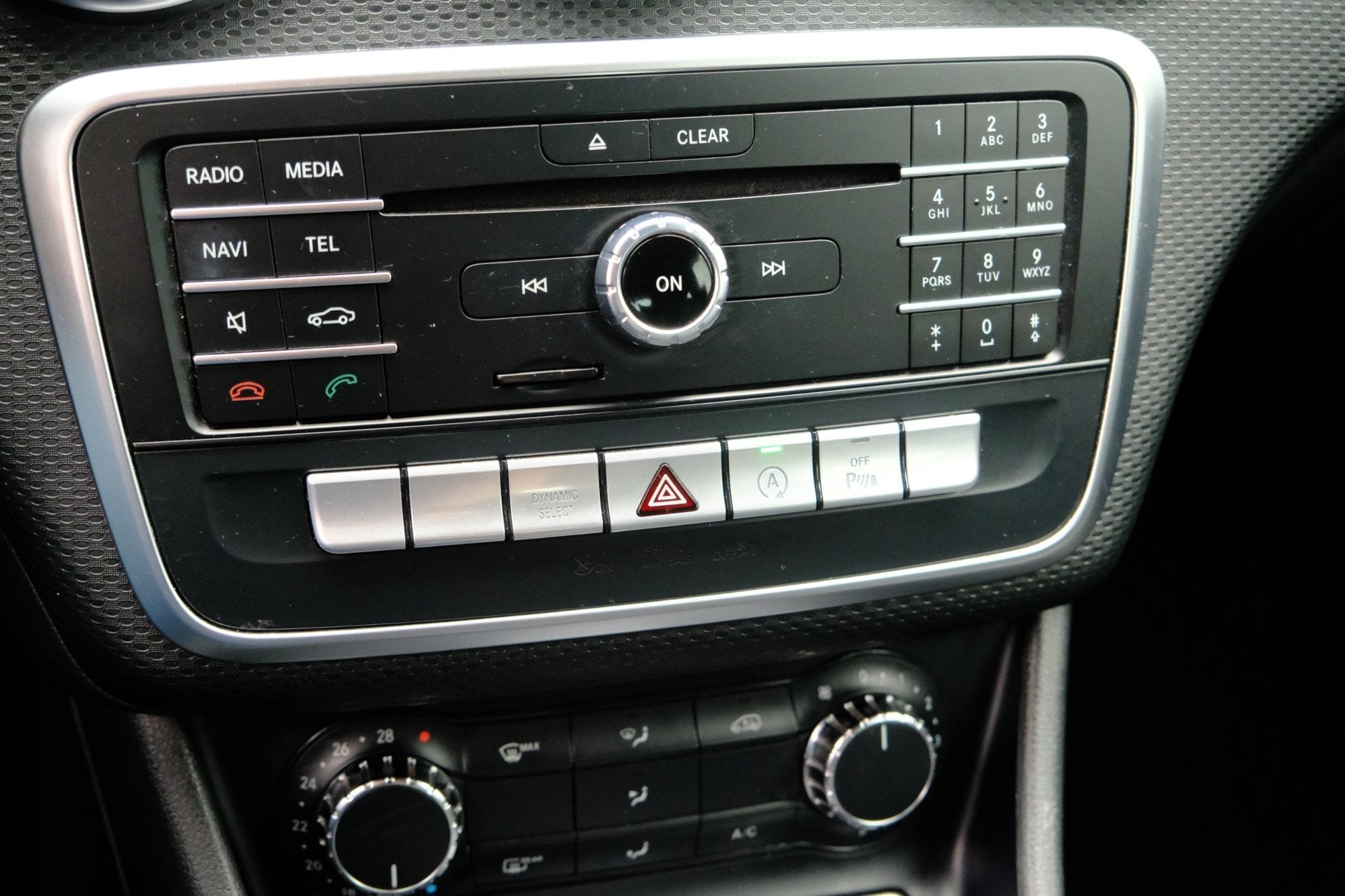 Foto 14 van Mercedes-Benz A-klasse 160 Ambition Aut. LED|Navi|1e Eig|Hal